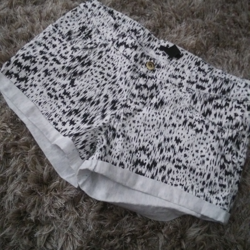 Black &  white H & M shorts size 8